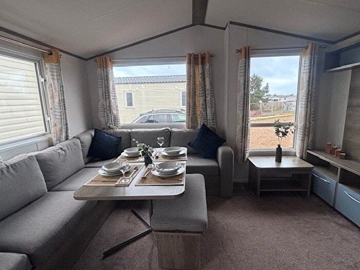 3 Bedroom Park Home For Sale In Lossiemouth, IV31