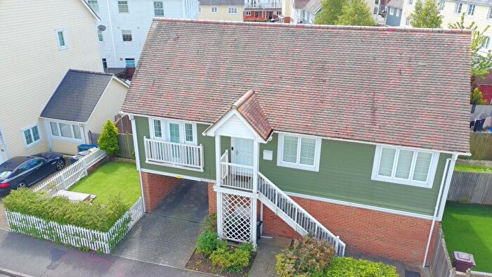 2 Bedroom Coach House For Sale In Manley Boulevard, Snodland, ME6
