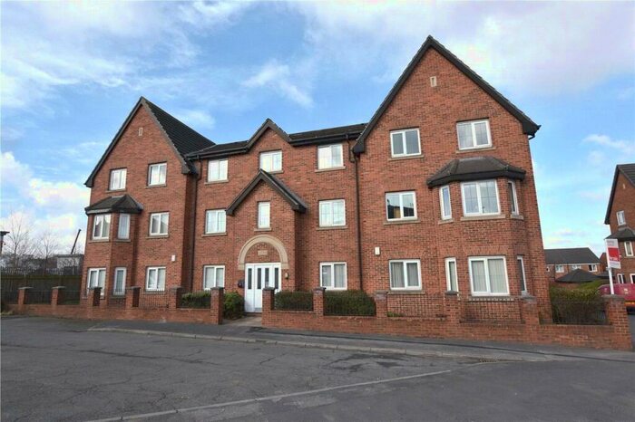 2 Bedroom Apartment To Rent In Pavilion Close, Farsley, Leeds, LS28