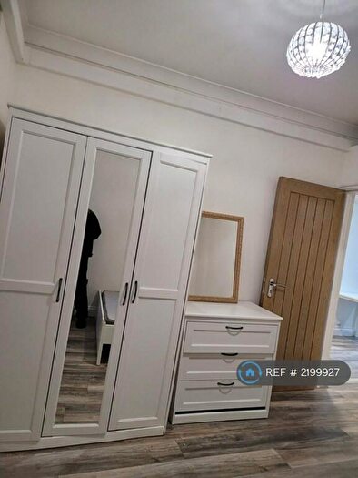 2 Bedroom Flat To Rent In Danbury Street, London, N1