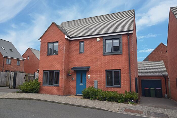 3 Bedroom Detached House For Sale In Stoney Fold, Lawley, Telford, TF3