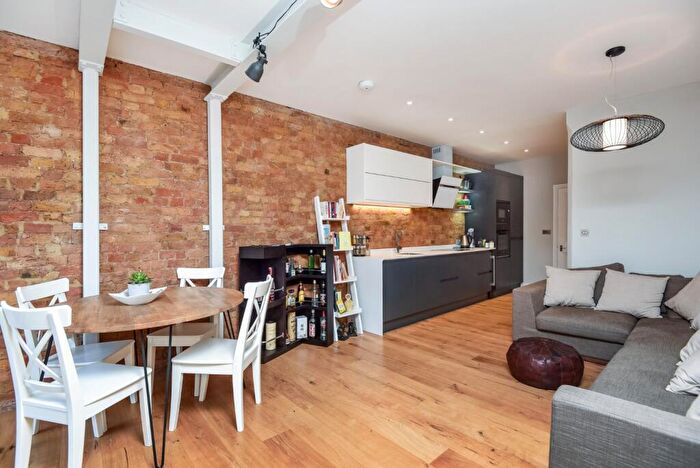 2 Bedroom Flat For Sale In Ravenstone Street, Balham, London, SW12