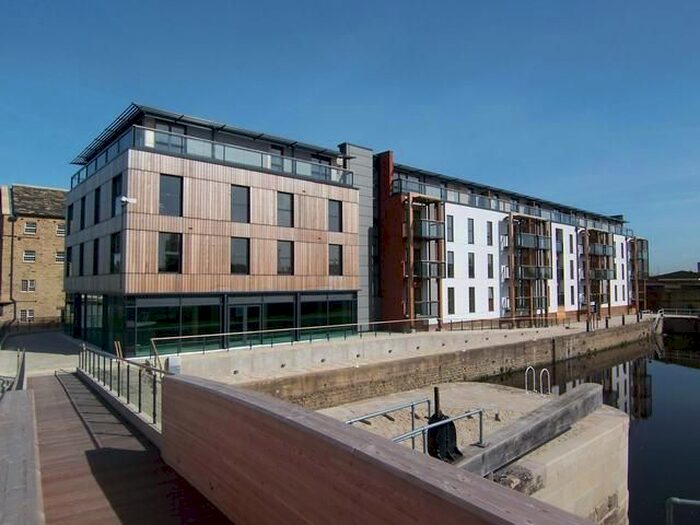 2 Bedroom Flat To Rent In Hebble Wharf, Navigation Walk, Wakefield, West Yorkshire, WF1