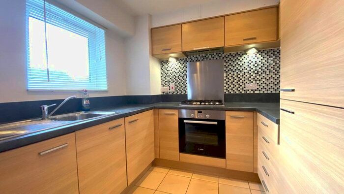 1 Bedroom Flat To Rent In Merrick House, Whale Avenue, Reading, Berkshire, RG2