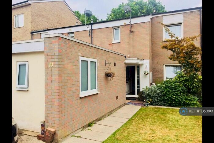 Studio To Rent In Annex To Pocklington Close, London, NW9