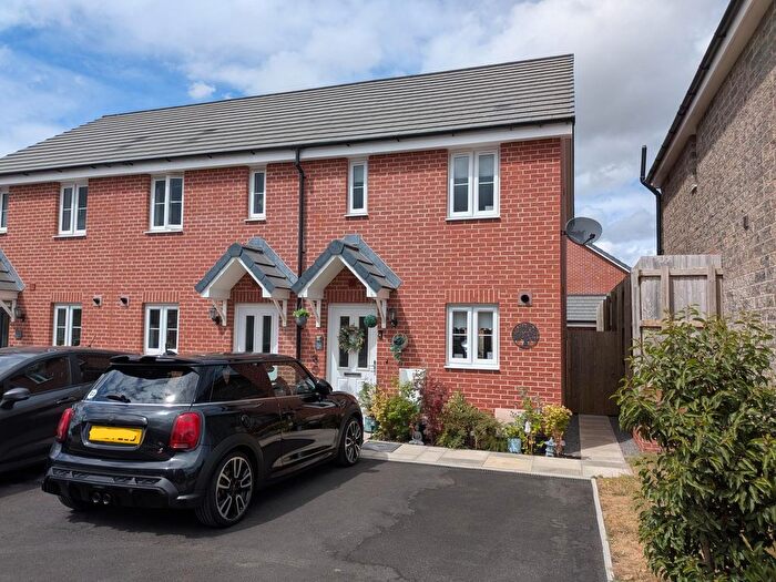 2 Bedroom End Of Terrace House For Sale In Heol Y Gylfinir, Llanilid, Pontyclun, CF72