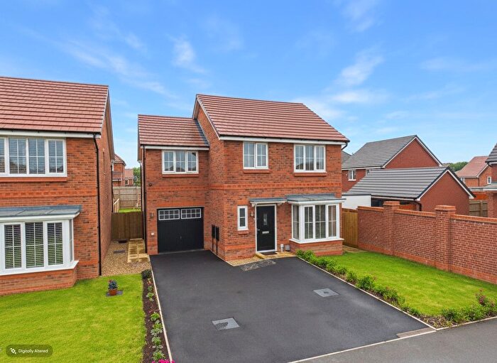 4 Bedroom Detached House For Sale In Knights Close, Sandwell, West Bromwich, B71