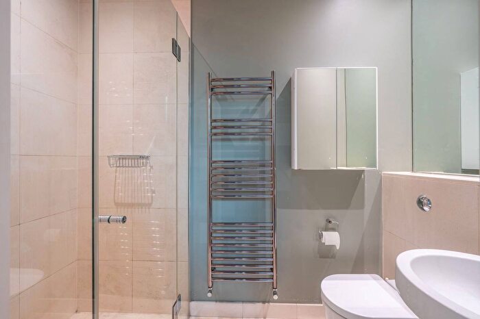 2 Bedroom Flat To Rent In Cleveland Square, Bayswater, London, W2