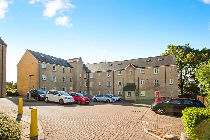 2 Bedroom Apartment For Sale In Ravenscliffe Close, Skircoat Green, Halifax, HX3