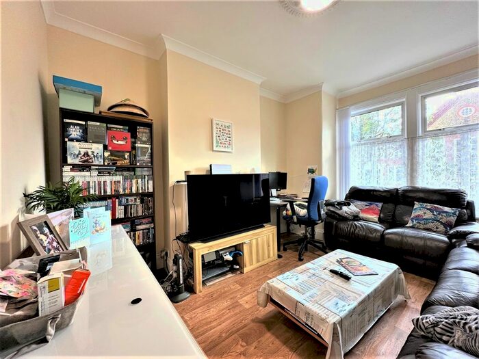 1 Bedroom Maisonette To Rent In Sellincourt Road, London, SW17