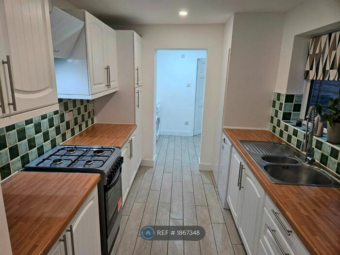 4 Bedroom Terraced House To Rent In Sittingbourne, Sittingbourne, ME10