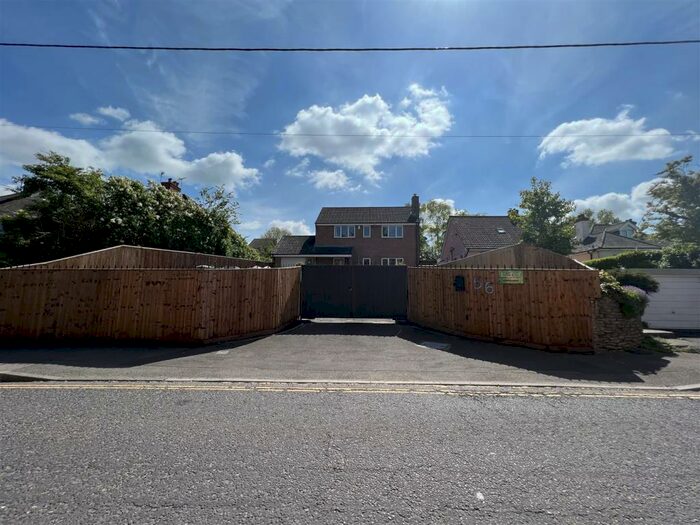 4 Bedroom House For Sale In Bratton Road, Westbury, BA13