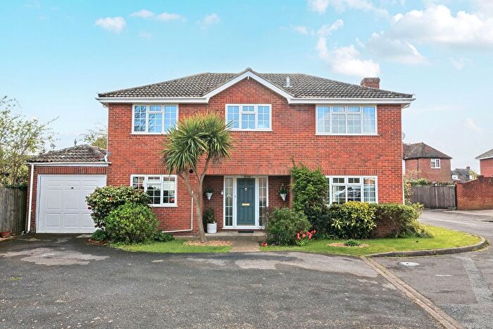 4 Bedroom Detached House For Sale In The Paddock, Stubbington, Fareham, Hampshire, PO14
