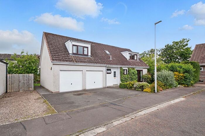 4 Bedroom Detached House For Sale In Cullaloe Court, Dalgety Bay, KY11