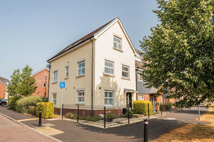 3 Bedroom Semi-Detached House For Sale In Woolwich Way, Andover, SP11