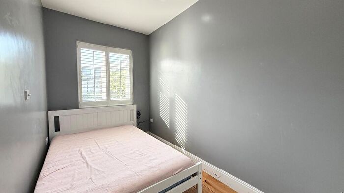 Studio To Rent In Gordon Avenue, East Sheen, SW14