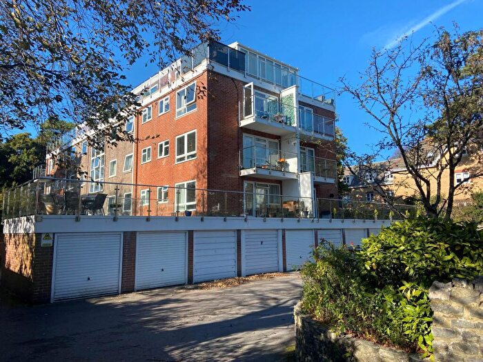 2 Bedroom Apartment To Rent In St. Johns Road, Bournemouth, BH5