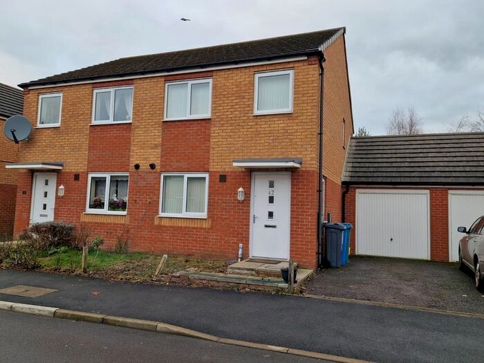 3 Bedroom Semi-Detached House To Rent In Metcombe Way, Manchester, M11