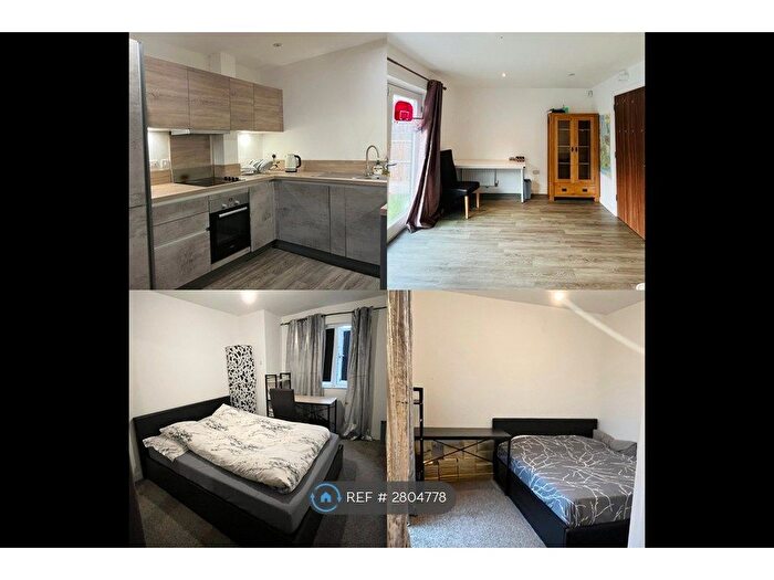 4 Bedroom Detached House To Rent In Moss Lane West, Manchester, M15