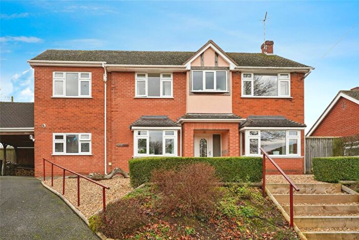 4 Bedroom Detached House For Sale In Lenchwick, Evesham, Worcestershire, WR11