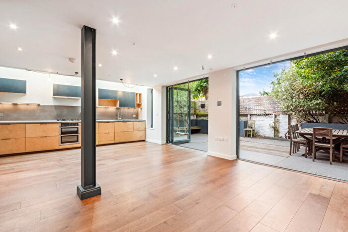 5 Bedroom End Of Terrace House To Rent In Camden Mews, Camden, NW1