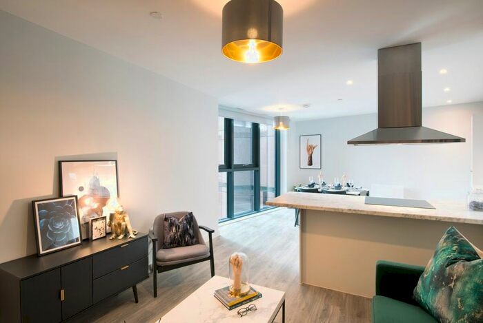 2 Bedroom Flat To Rent In The Quays, Salford, M50