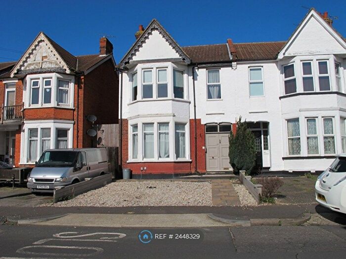 3 Bedroom Maisonette To Rent In Genesta Road, Westcliff-On-Sea, SS0