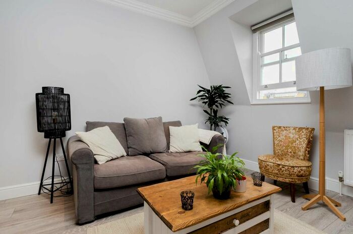 1 Bedroom Flat To Rent In Claverton Street, London, SW1V
