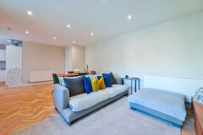 2 Bedroom Flat To Rent In Scena Way, Camberwell, London, SE5