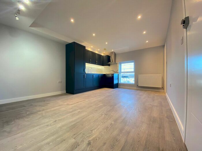 2 Bedroom Flat To Rent In Devonshire Rd, Forest Hill, SE23