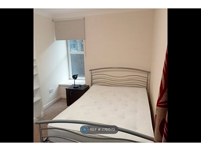 3 Bedroom Flat To Rent In Bon Accord Street, Aberdeen, AB11