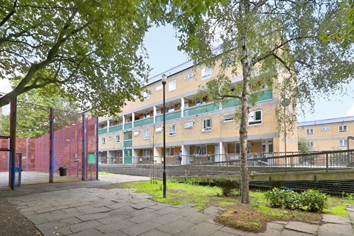 3 Bedroom Maisonette For Sale In Camden Street, London, NW1