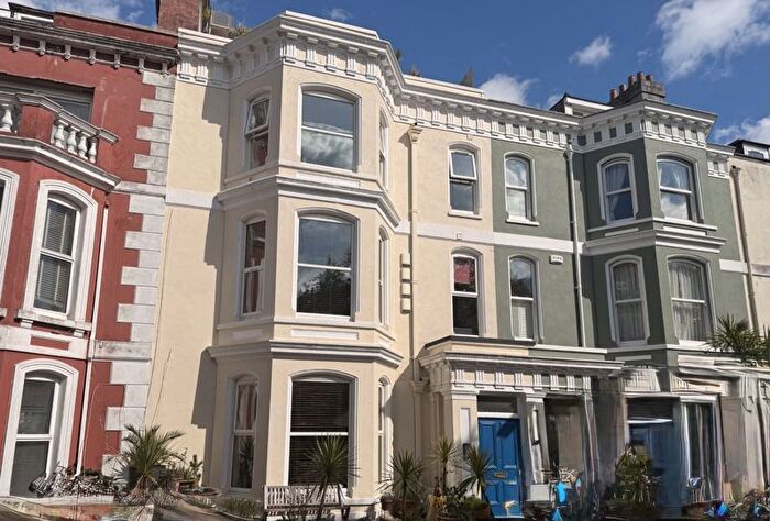 2 Bedroom Flat For Sale In Exmouth Road, Plymouth, PL1