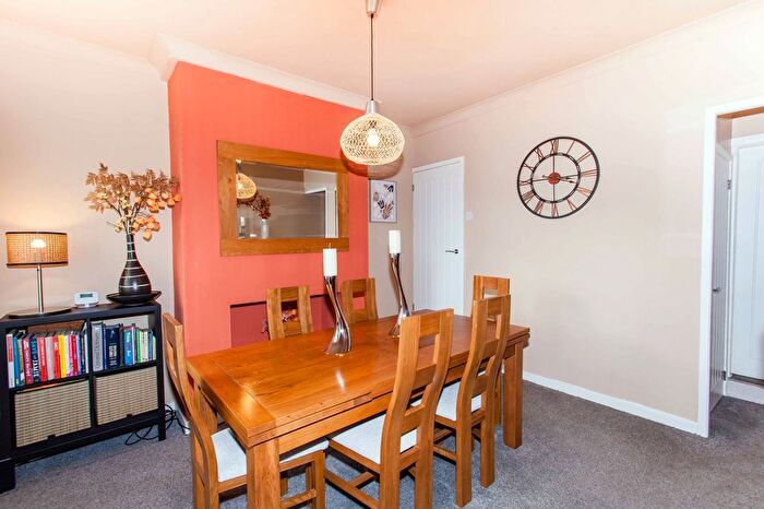 3 Bedroom Terraced House For Sale In Selwyn Street, Bolsover, S44