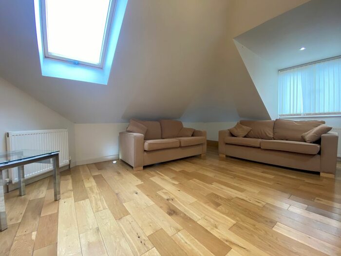 1 Bedroom Flat To Rent In De Salis Road, Uxbridge, UB10