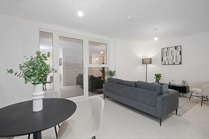 1 Bedroom Flat To Rent In Tern Apartments, Hendon Waterside, London, NW9