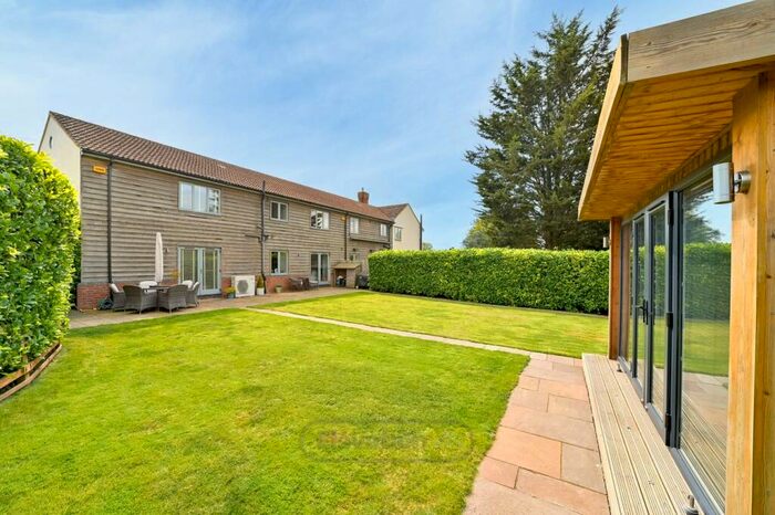 4 Bedroom Barn Conversion For Sale In Whaddon Road, Little Horwood, Milton Keynes, MK17