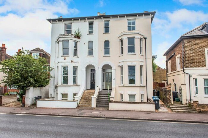 Flat To Rent In Portsmouth Road, Surbiton, KT6