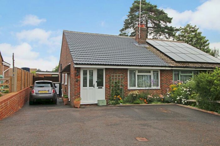 2 Bedroom Detached House To Rent In Ryecroft Meadow, Horsham, RH13