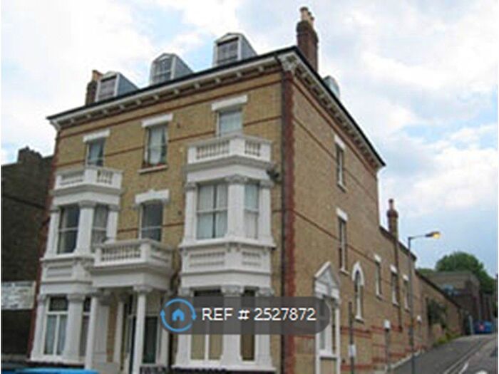 1 Bedroom Flat To Rent In Woodvale, London, SE23