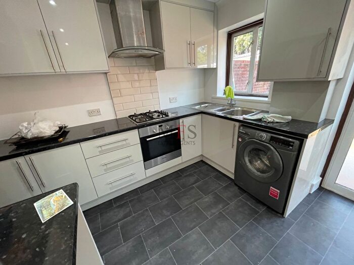 3 Bedroom Terraced House To Rent In Fairfield Road, Southall, UB1