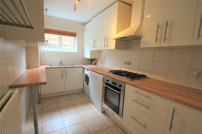 1 Bedroom Flat To Rent In Woodside Avenue, North Finchley, London, N12