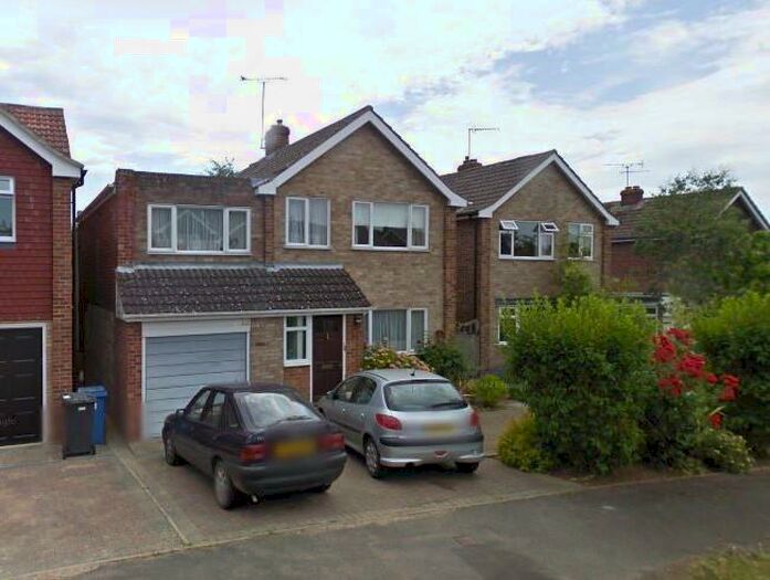 4 Bedroom Link Detached House To Rent In Bell Meadow Road, Hook, RG27