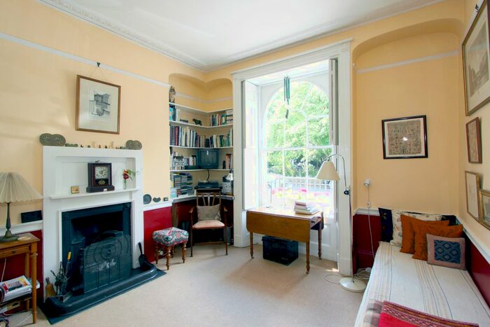 2 Bedroom Flat To Rent In Wilmington Square, London, WC1X