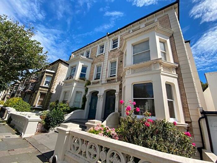 Apartment To Rent In Selborne Road, BN3