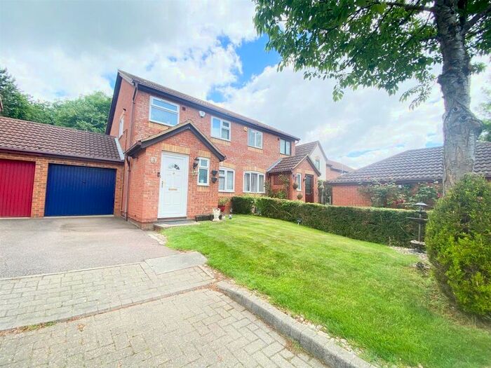 3 Bedroom Semi-Detached House To Rent In Braford Gardens, Shenley Brook End, Milton Keynes, MK5