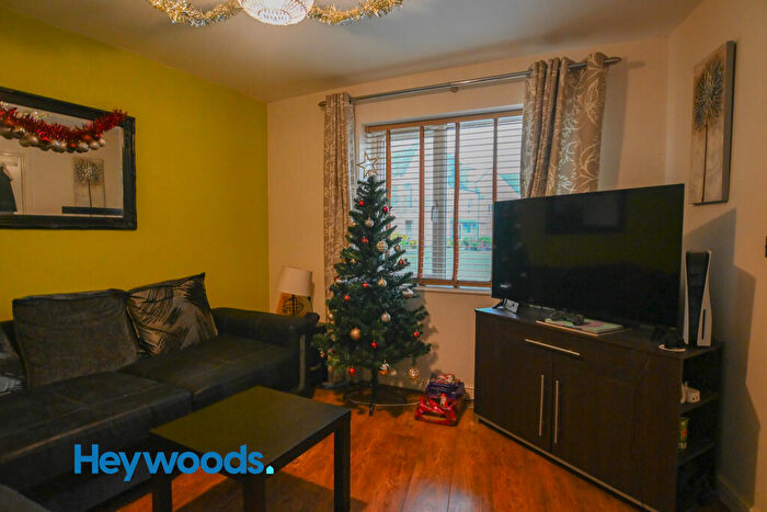 5 Bedroom Terraced House To Rent In Comet Avenue, Newcastle-under-Lyme, Staffordshire, ST5