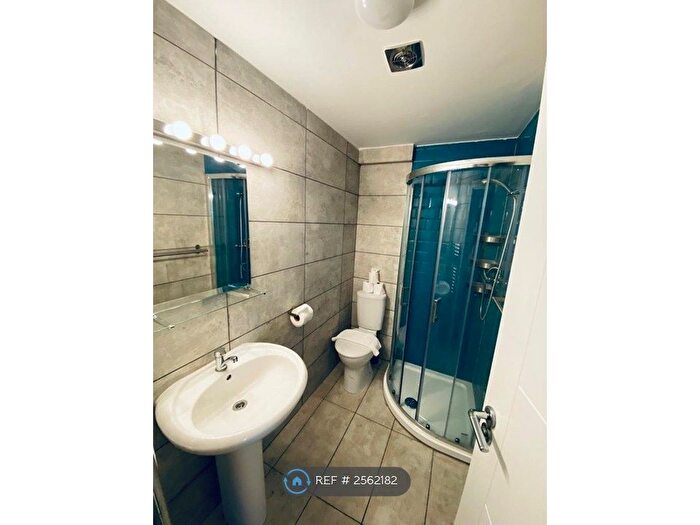 1 Bedroom Flat To Rent In Hogarth Road, London, SW5