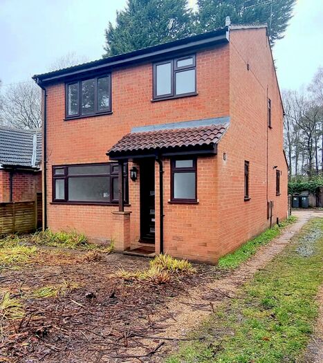 3 Bedroom House To Rent In Fleet, GU51