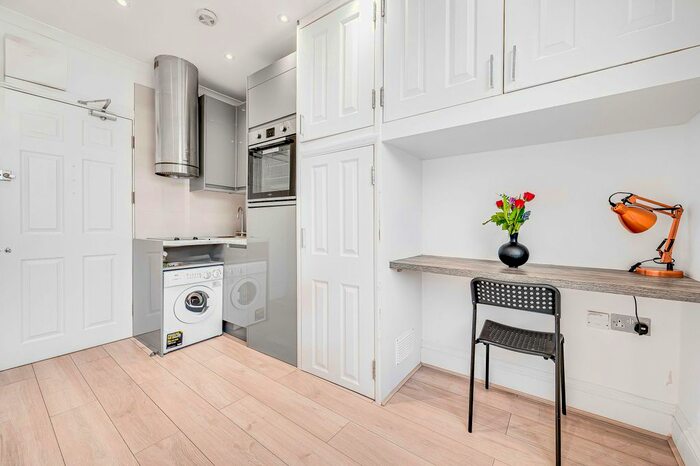 1 Bedroom Flat To Rent In Hogarth Road, London, SW5
